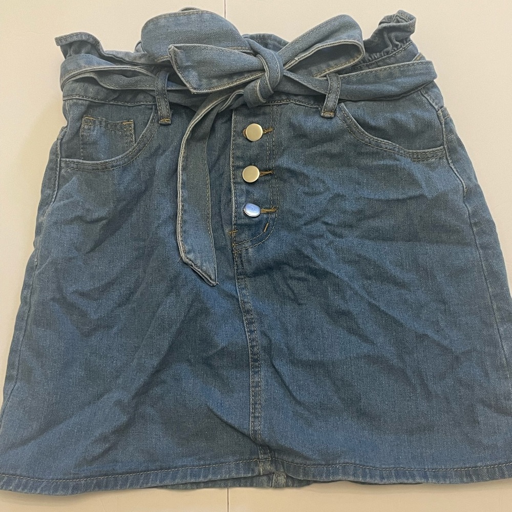 Cute, short, denim skirt from SHEIN with bow in front